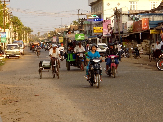 Traffic madness in Bago